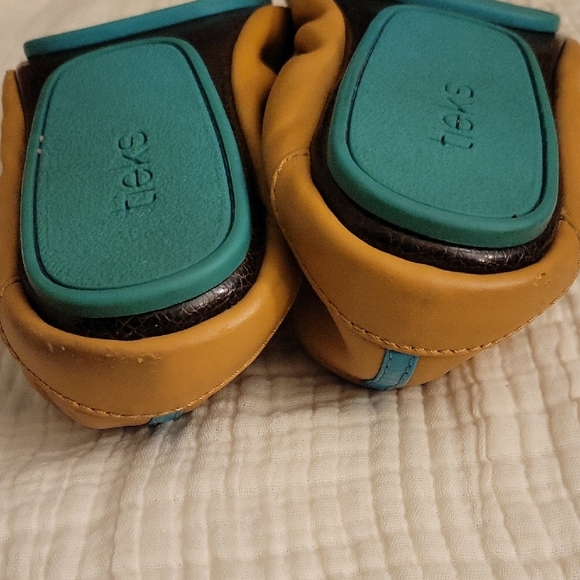 Comfy Tieks Flats in Camel/Tan - Picture 3 of 6